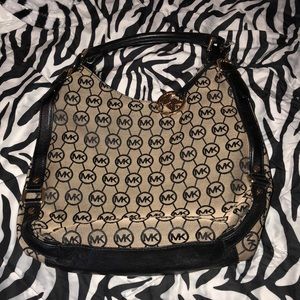 EUC MK purse ⚠️FINAL PRICE DROP⚠️